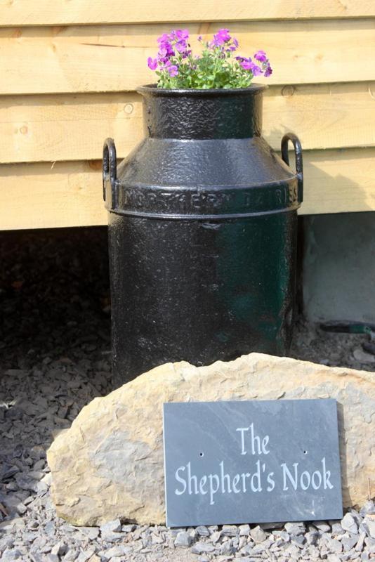 Hillside Camping Pods And Shepherd'S Hut ويك المظهر الخارجي الصورة