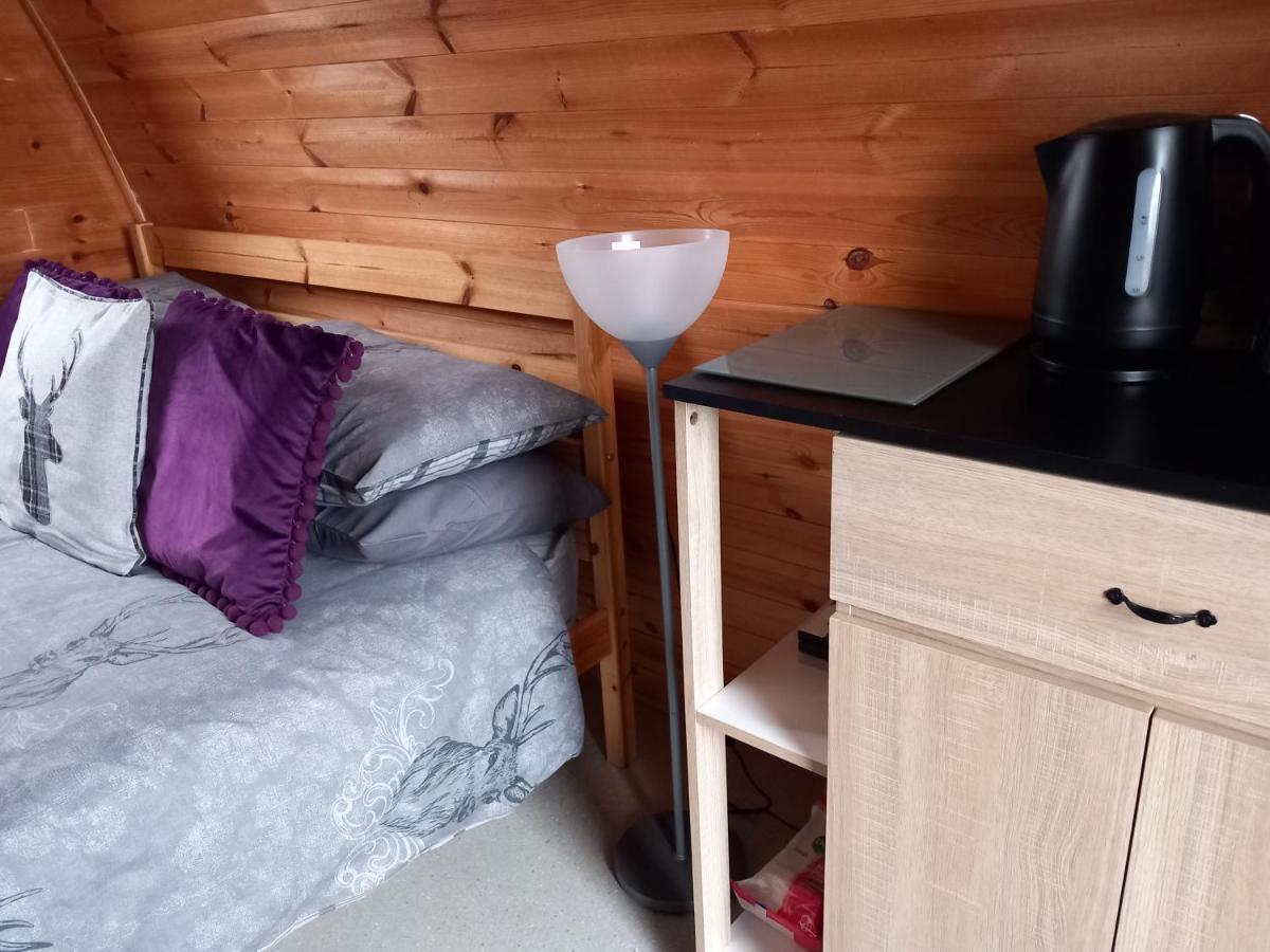 Hillside Camping Pods And Shepherd'S Hut ويك الغرفة الصورة