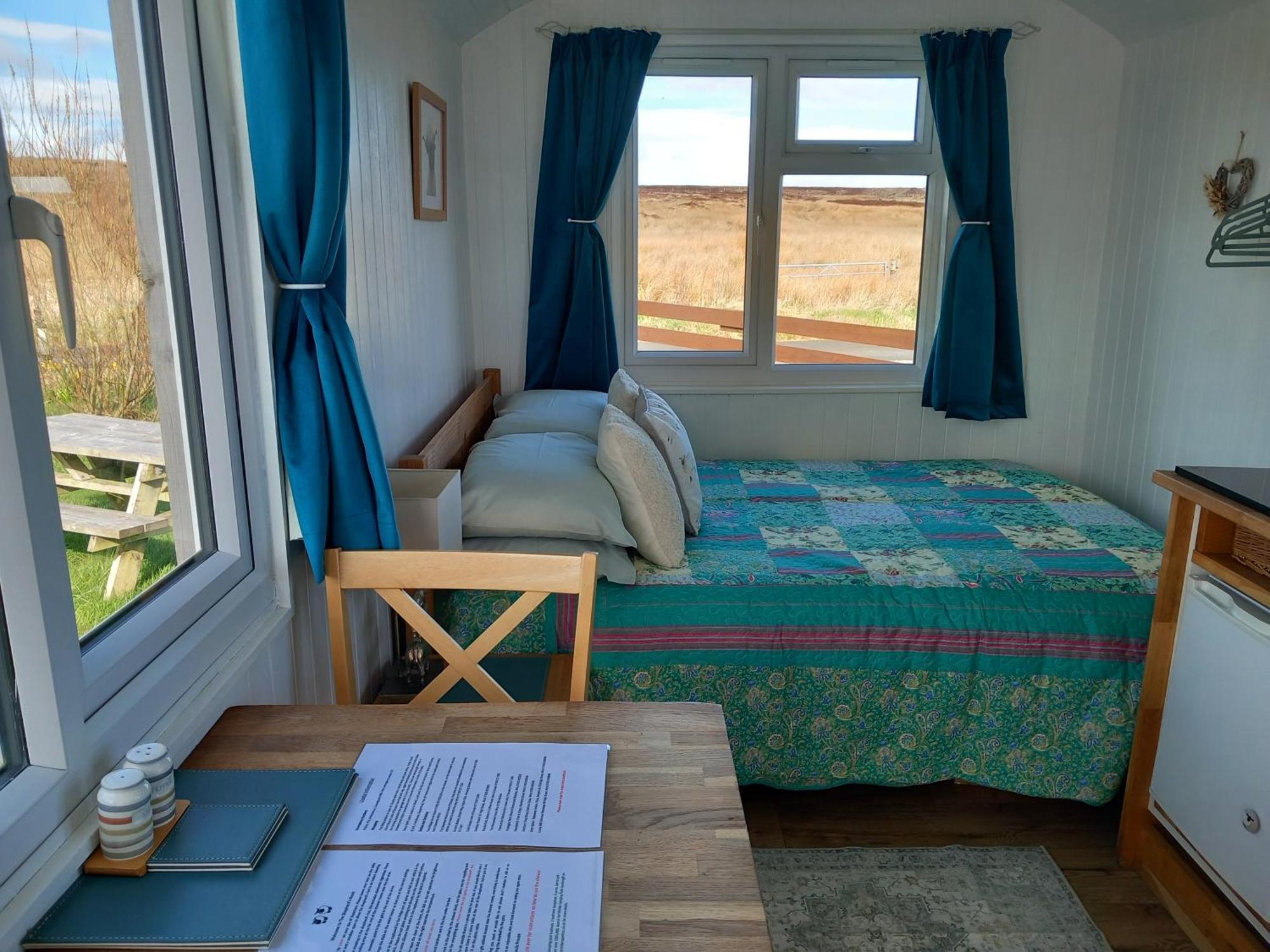 Hillside Camping Pods And Shepherd'S Hut ويك المظهر الخارجي الصورة