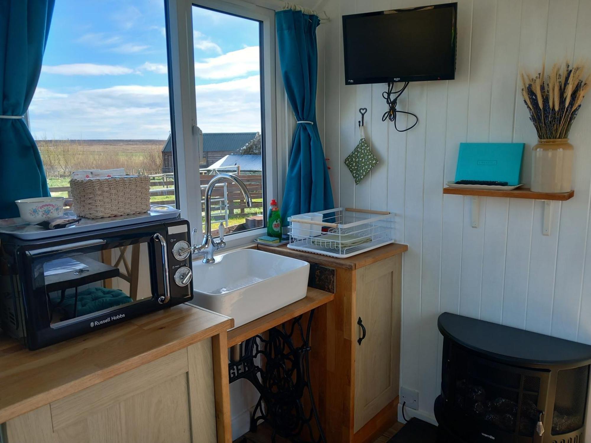 Hillside Camping Pods And Shepherd'S Hut ويك المظهر الخارجي الصورة